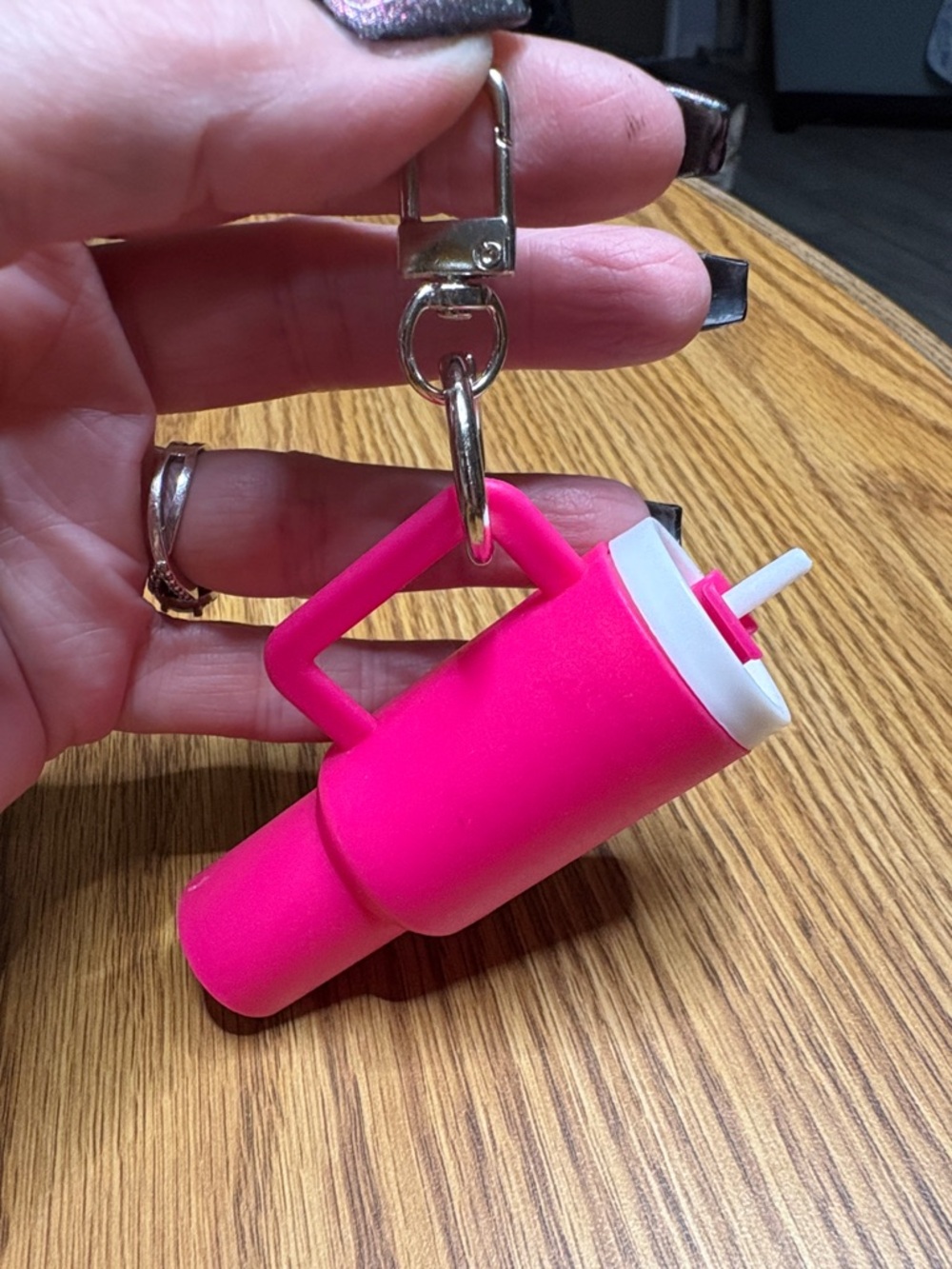 💗FREE W/$15 purchase💗
Cup key chain W/ storage